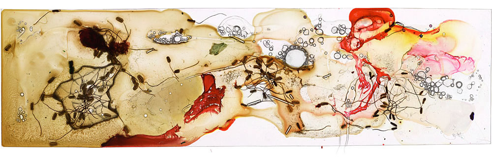 Entre el rojo primer brotar de abril by Roger Newbrook